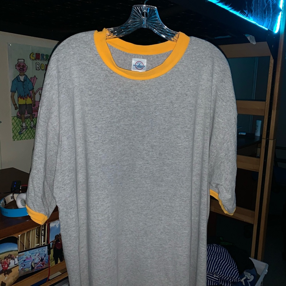 Vintage delta Yellow lining tee